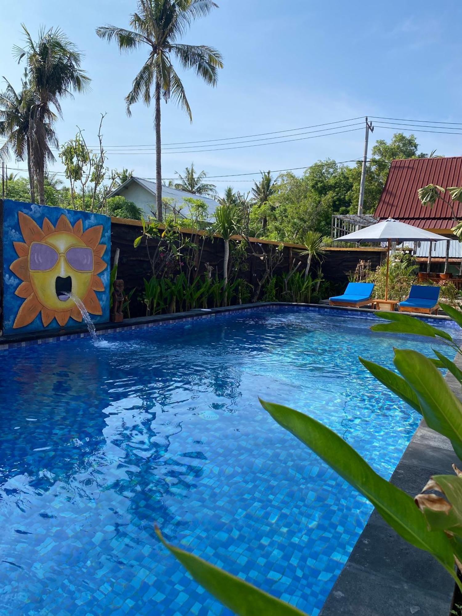 Sun Resort Джили Трауанган Екстериор снимка